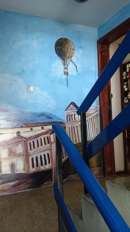 The Quito Guest House With Yellow Balconies For Travellers Luaran gambar